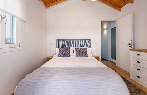Liapades House | Cozy house on the village square, away from the crowds and yet in the middle of it all