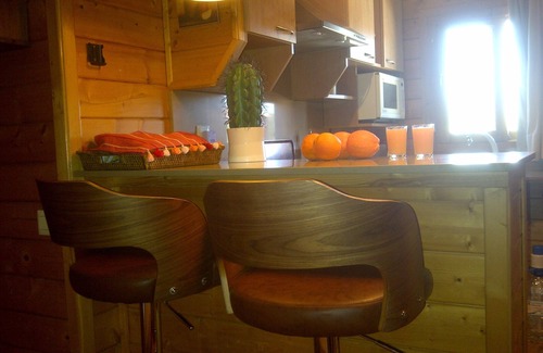 Chiva Villa | Cozy house with garden and private pool 30 km from the beach