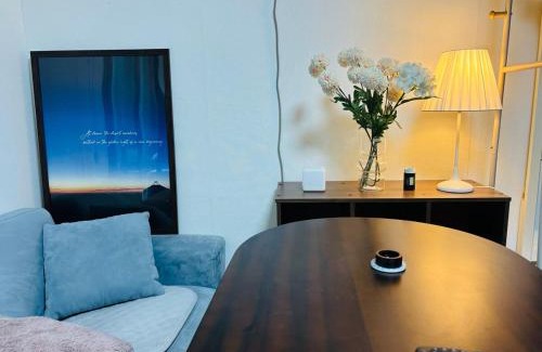 Jinju Apartment | Cozy house with terrace Near the courthouse shift Netflix available for free Board games