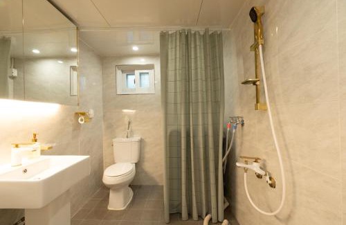 Itaewon Apartment | Cozy house- Yongsan, Itaewon, Noksapyeong station, 2R3B