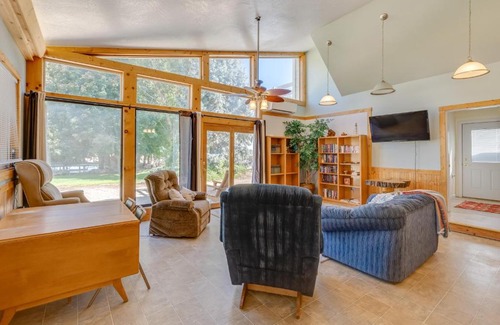 Caldwell Apartment | Cozy Idaho Retreat with Grill and Fire Pit!