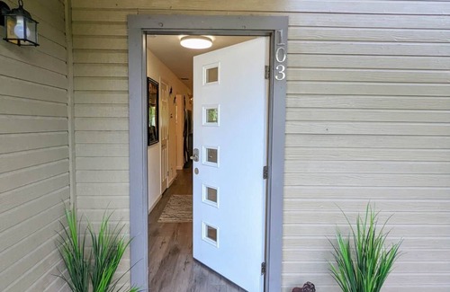 South Lamar House | Cozy in Heart of S. Lamar