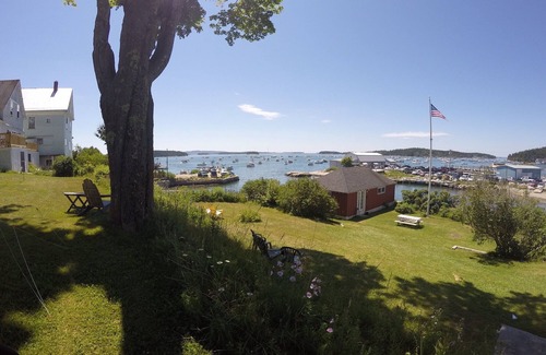 Stonington Cottage | Cozy in-town cottage at harbor's edge w/garden, 4 kayaks, walk to downtown.