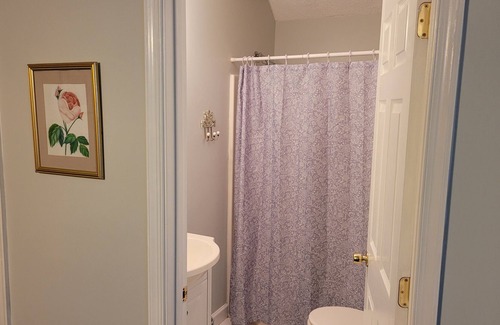 New Park Apartment | Cozy inlaw suite/apartment in a quiet wooded setting close to York and Lancaster