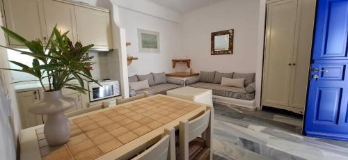 Agios Ioannis Apartment | Cozy Island blue home