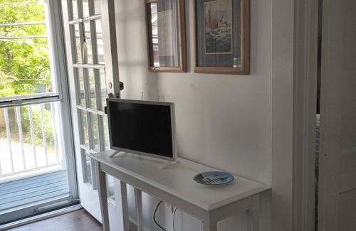 Highlands Cottage | Cozy Jersey Shore Cottage near Sandy Hook Beach - OPEN YEAR-ROUND