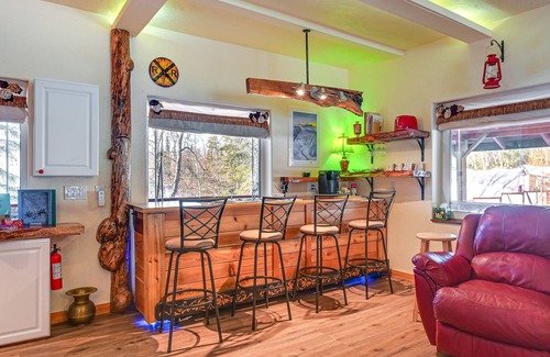 Nikiski Apartment | Cozy Kenai Abode w/Private Deck: 5 Mi to Ocean!