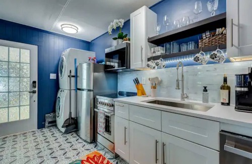 Winston - Salem House | Cozy King Blue H2O Staycation , Stock Tank Pool, Hot Tub, Fire Pit Pets OK!