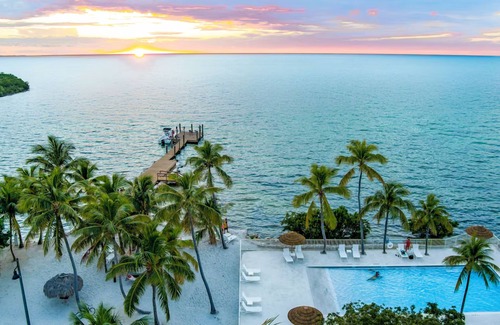 Long Key Hotel | Cozy King Studio by Water: 2 Units w/Fridge, Kayak & Bike & Pool Access, Yoga!