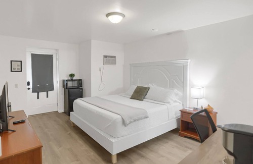 Halifax House | Cozy King Suite in Halifax PA - Pet Friendly