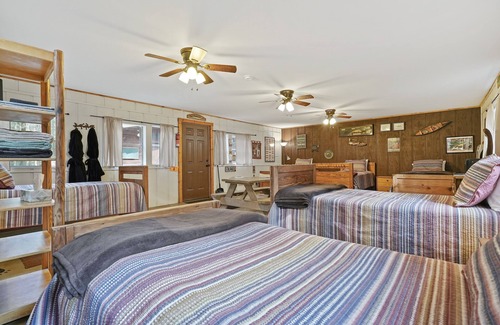 Ellijay Cabin | Cozy KOI COVE with AC and WiFi at magical Mulberry Gap!