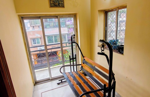 Bhowanipore House | "Cozy Kolkata Getaway in Bhowanipore Near Victoria Memorial & Park Street"