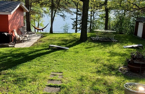Bottineau Cabin | Cozy Lakefront Cabin