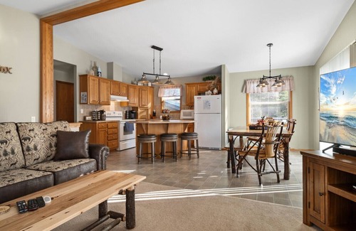 Tomahawk Cottage | Cozy Lake Alice Cottage Next to Trails & WI River! Pet Friendly!