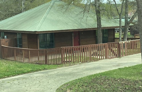 Huntsville Cabin | Cozy lake cabin on gated community with pool lake access security gate.