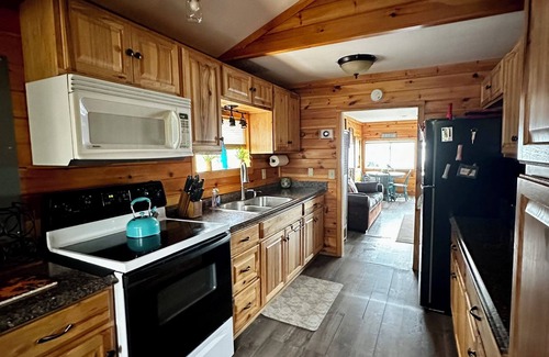 Glenburn Cabin | Cozy Lake Front Cabin minutes to Bangor and the University of Maine