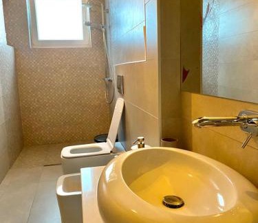 Pogradec Apartment | Cozy Lake Front Flat Bequeme Wohnung an der See