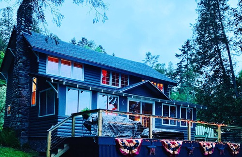 Dexter Cabin | Cozy lake house in the hear of Maine