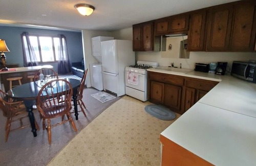 Lindstrom House | Cozy Lake House On the snowmobile trails with the best ice fishing in the area