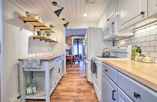 Coventry Lake Cottage | Cozy Lakefront Cottage w/Fire Pit, Grill & Views!