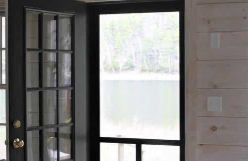 Camden Cottage | Cozy lakefront cottage w/seasonal hot tub. Mountain views, minutes to town/ocean