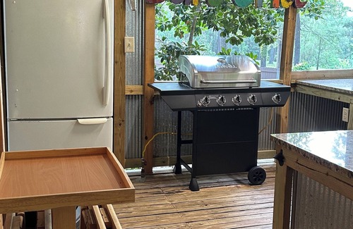Heber Springs House | Cozy Lakefront: Family Friendly Home with Gentle walk to Greers Ferry Lake