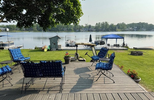 Frontier House | Cozy Lakefront Getaway with 3 kayaks, in Hillsdale County, Bird Lake Michigan.