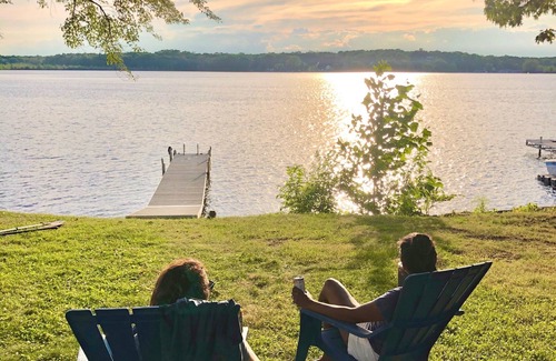 Orange Lake House | Cozy Lakefront Home - 278 FIVE STAR Reviews - Kayaks, Sunsets & Panoramic Views