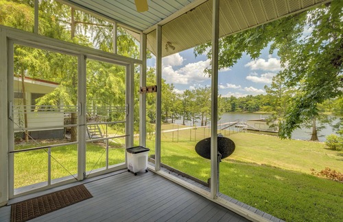 Acme House | Cozy Lakefront on Black River Lake - 2 Boat Slips - Sleeps 6