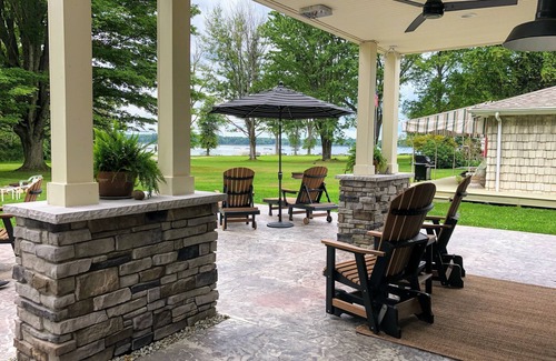 Westford Apartment | Cozy Lakefront on Pymatuning with Dock and EV Power