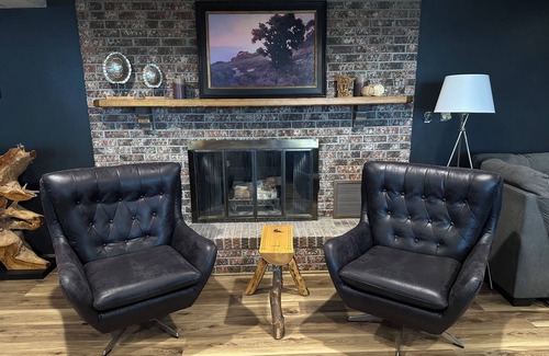 Spicer House | Cozy lakefront townhome w/3 BR, WiFi, AC, Smart TV, Kitchen. Pet Friendly!