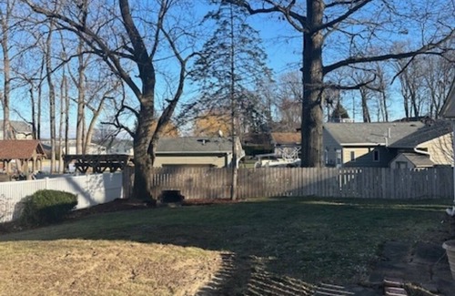 La Porte House | Cozy Lakehouse 2 minutes from Pine Lake