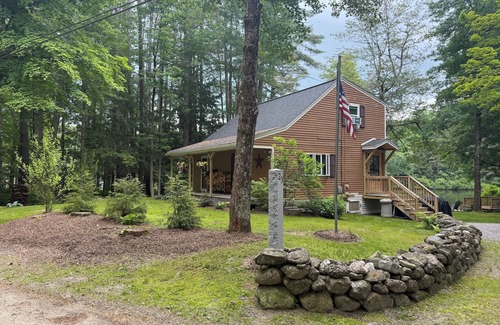 Hillsboro House | Cozy Lakeside Year Round Retreat ☀️🛶 🎣 🏊 🍁 🎃 🍎 🎿🏂 ❄️ & 🐾 are welcome 😊
