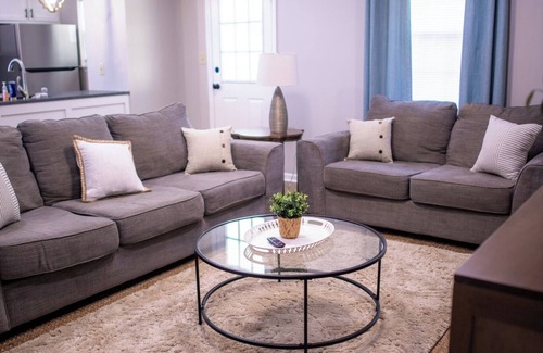 Albany House | Cozy Leesburg, Ga Retreat, Remodeled and designed for comfort. Pet-Friendly!