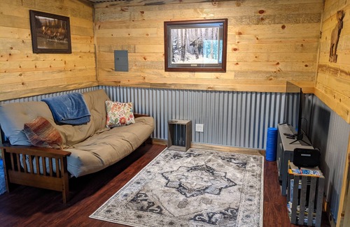 Sterling House | Cozy little cabin, great for a fishing trip or just getting away