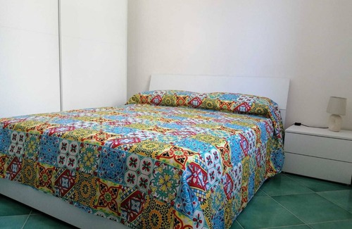 Vigliatore House | Cozy little house with terrace on the sea facing the beautiful Aeolian Islands