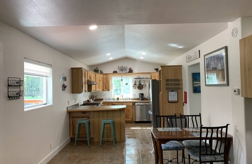 Fishhook House | Cozy Little House surrounded by nature and wildlife!