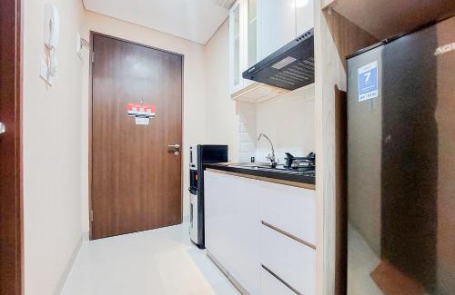 Ciputat Apartment | Cozy Living Studio at Transpark Bintaro Apartment By Travelio