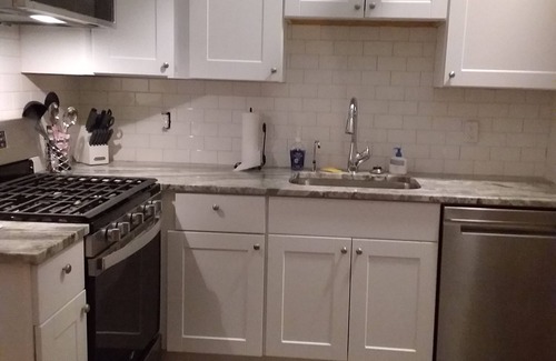 Biddeford House | Cozy Loft for 4, 2 min to beaches, UNE, town, dining, outlets, fishing, hiking.