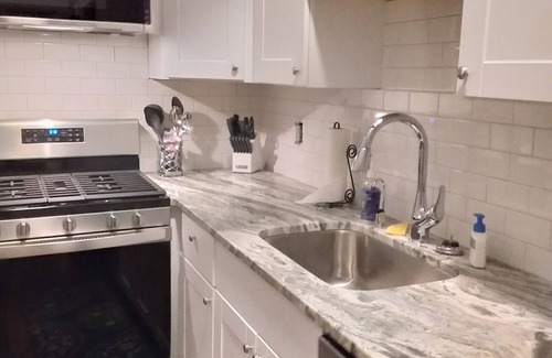 Biddeford House | Cozy Loft for 4, 2 min to beaches, UNE, town, dining, outlets, fishing, hiking.