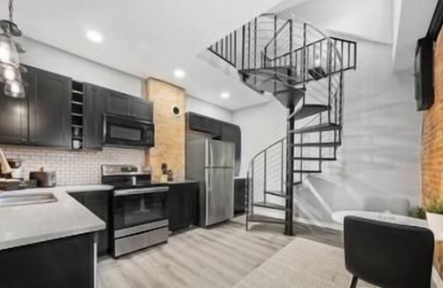 German Village House | Cozy Loft in Heart of German Village