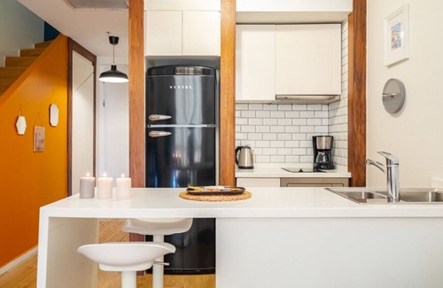 Kagithane Apartment | Cozy Loft with Skyline View in Modern Residence