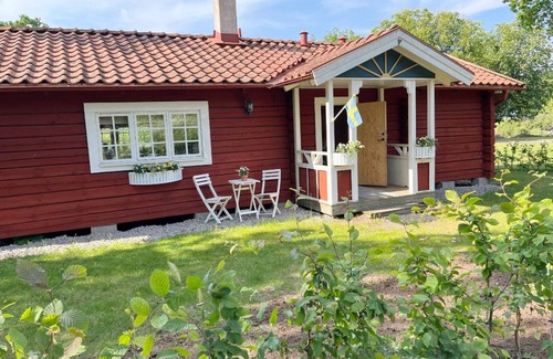 Vassmolosa House | Cozy log cabin close to the sea and nature in Hagbyhamn | SE05081