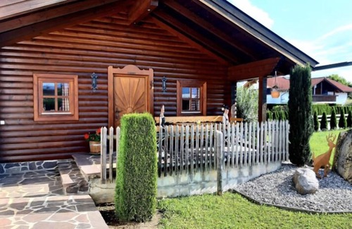 Lechbruck House | Cozy log cabin with Allgäu hut flair