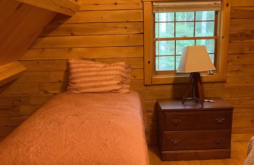 Phippsburg Cabin | Cozy log cabin! Enjoy Vacationland at its very best. Beaches, waterfall & trees