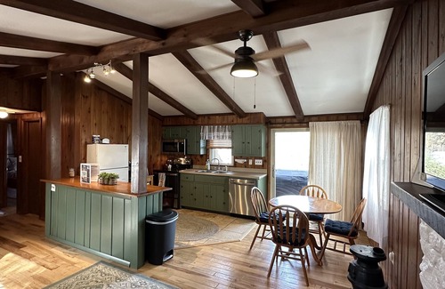 Luray Cabin | Cozy log cabin~hot tub~fireplace~waterfront~firepit~ Pets welcome!