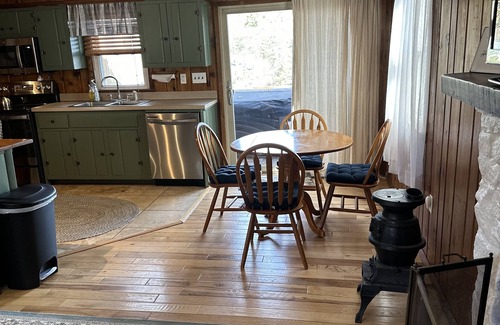 Luray Cabin | Cozy log cabin~hot tub~fireplace~waterfront~firepit~ Pets welcome!