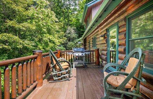 Sylva Cabin | Cozy Log Cabin in the Clouds.