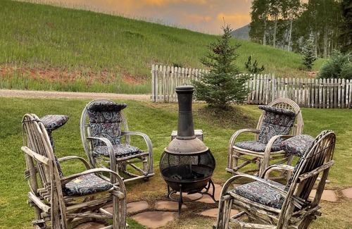 Basalt Cabin | Cozy Log Cabin in the Rocky Mountains 35 miles from Aspen
