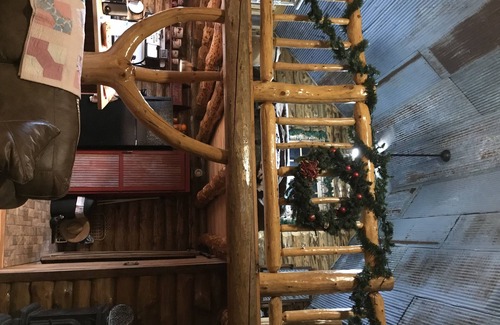 Mercer County Cabin | Cozy log cabin in the country